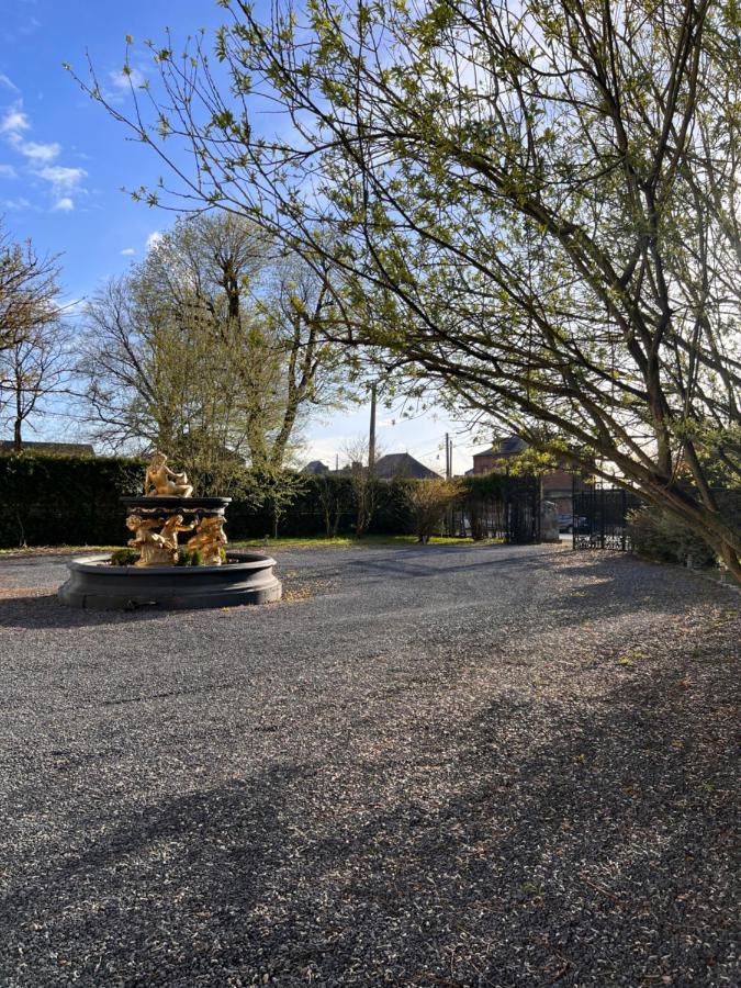 Domaine Des Anges Bed and Breakfast Avesnes-sur-Helpe Exteriör bild