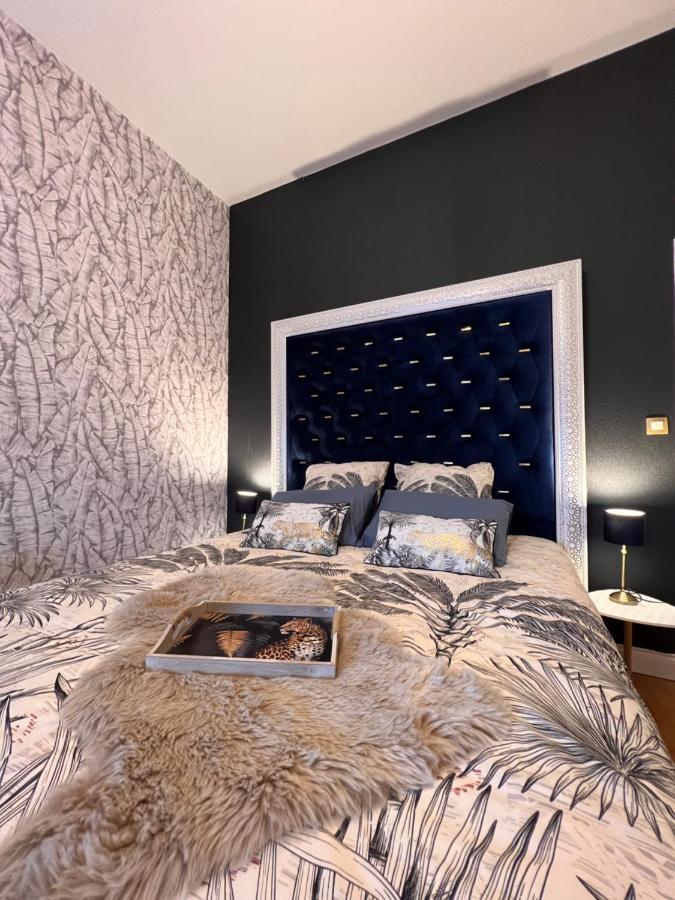 Domaine Des Anges Bed and Breakfast Avesnes-sur-Helpe Exteriör bild