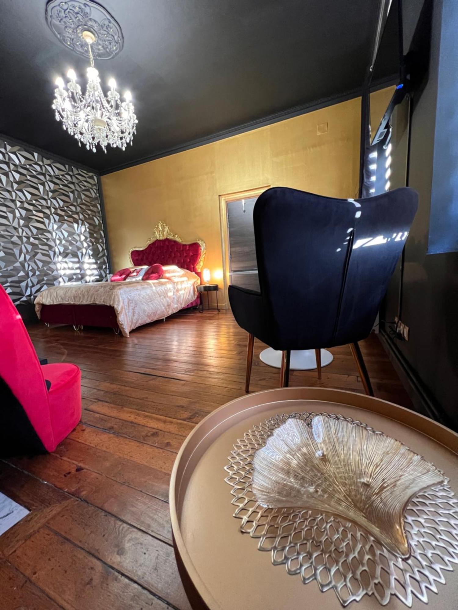 Domaine Des Anges Bed and Breakfast Avesnes-sur-Helpe Exteriör bild