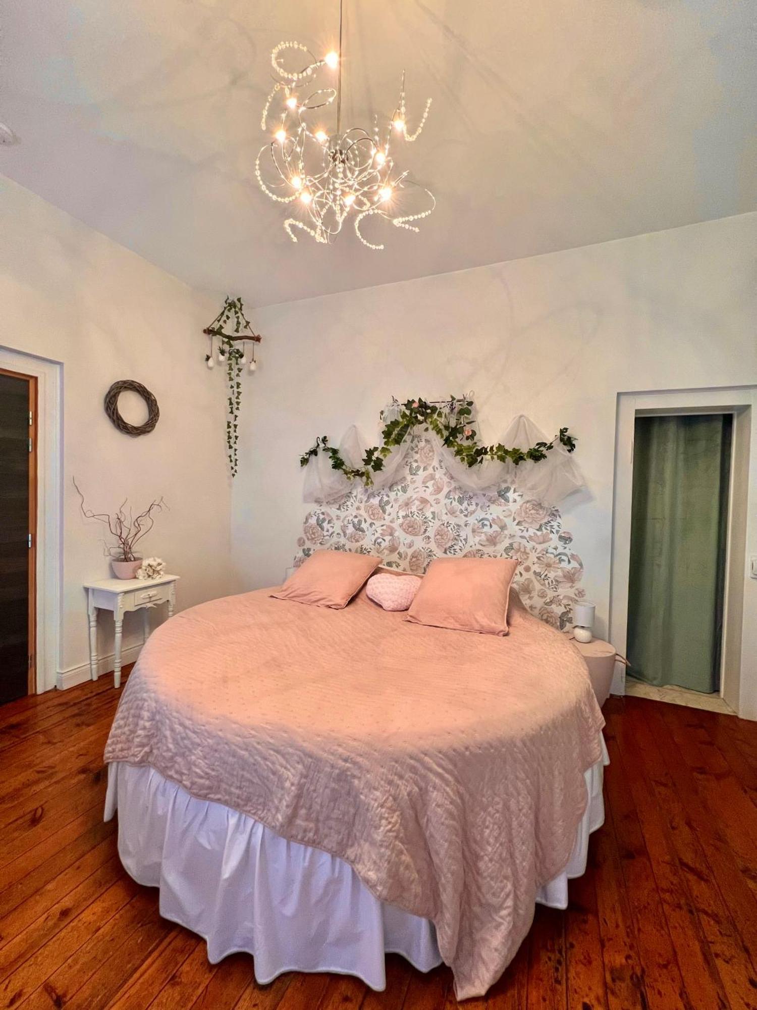 Domaine Des Anges Bed and Breakfast Avesnes-sur-Helpe Exteriör bild