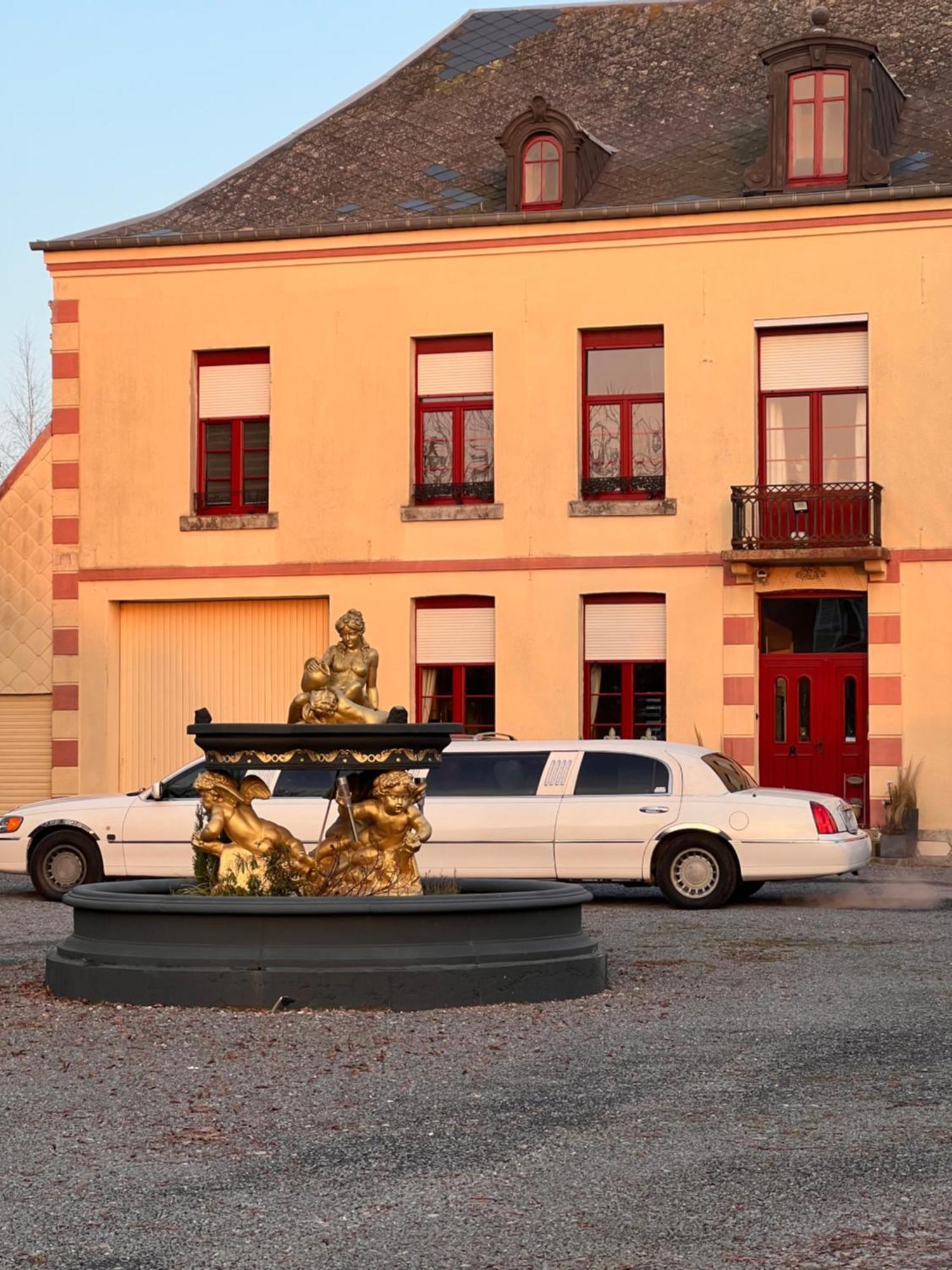 Domaine Des Anges Bed and Breakfast Avesnes-sur-Helpe Exteriör bild