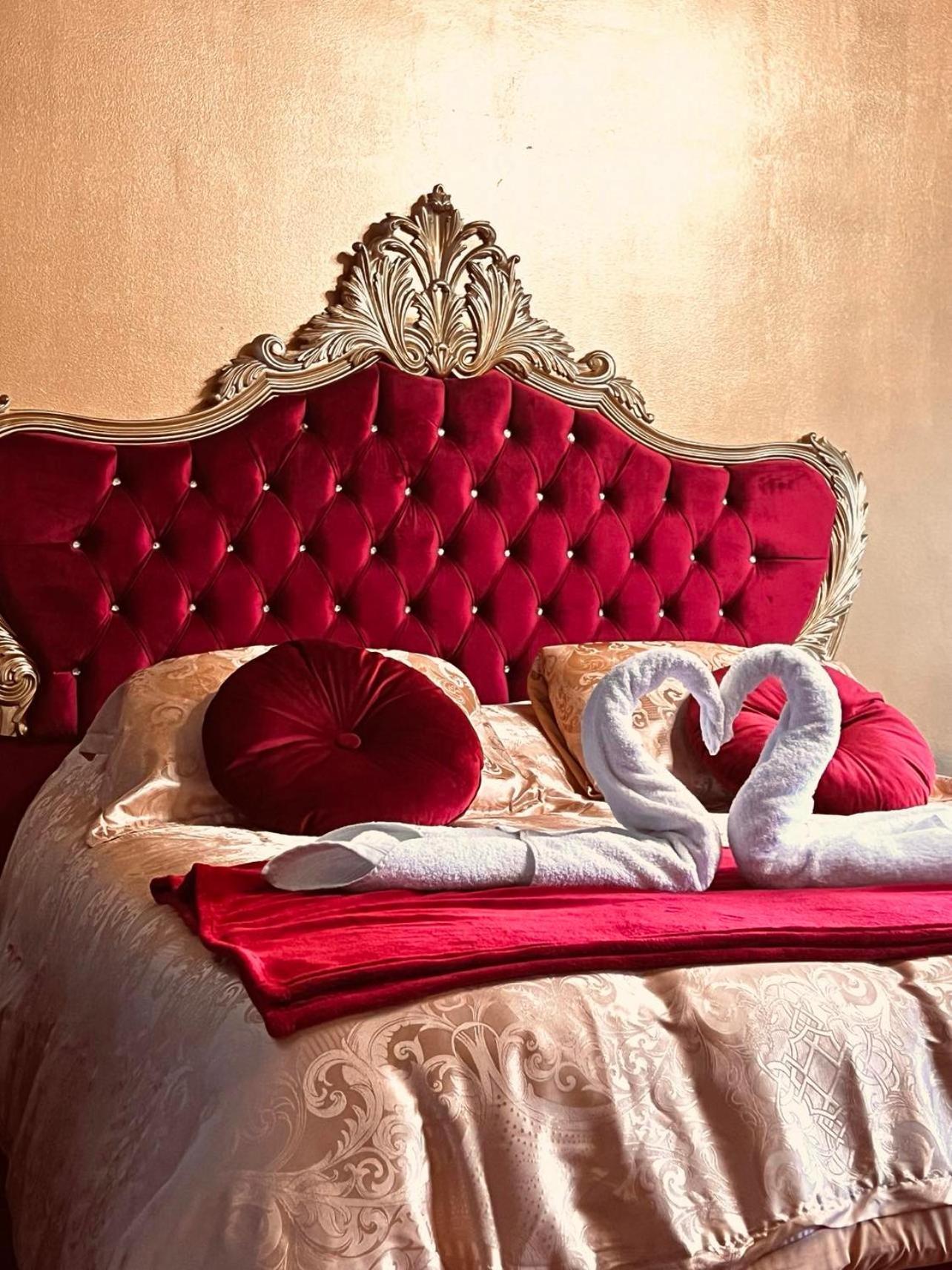Domaine Des Anges Bed and Breakfast Avesnes-sur-Helpe Exteriör bild