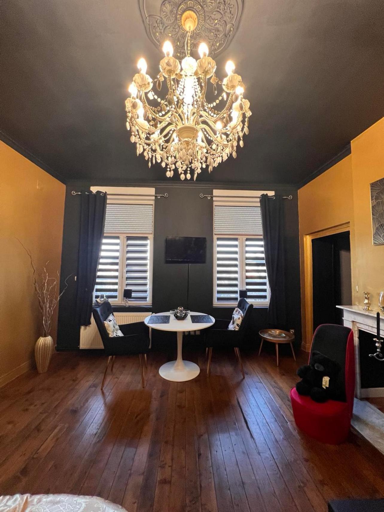 Domaine Des Anges Bed and Breakfast Avesnes-sur-Helpe Exteriör bild